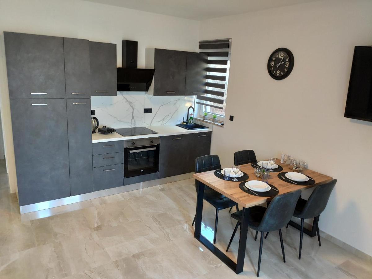 Apartments Pina Kornic Phòng bức ảnh